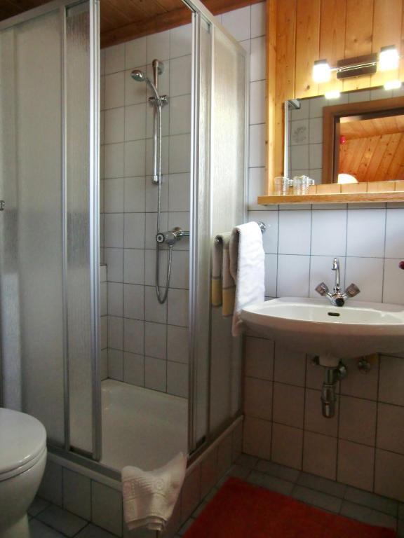 Zimmer Und Ferienwohnungen "Heidis Welt" Podlanig Hermagor-Pressegger See Szoba fotó